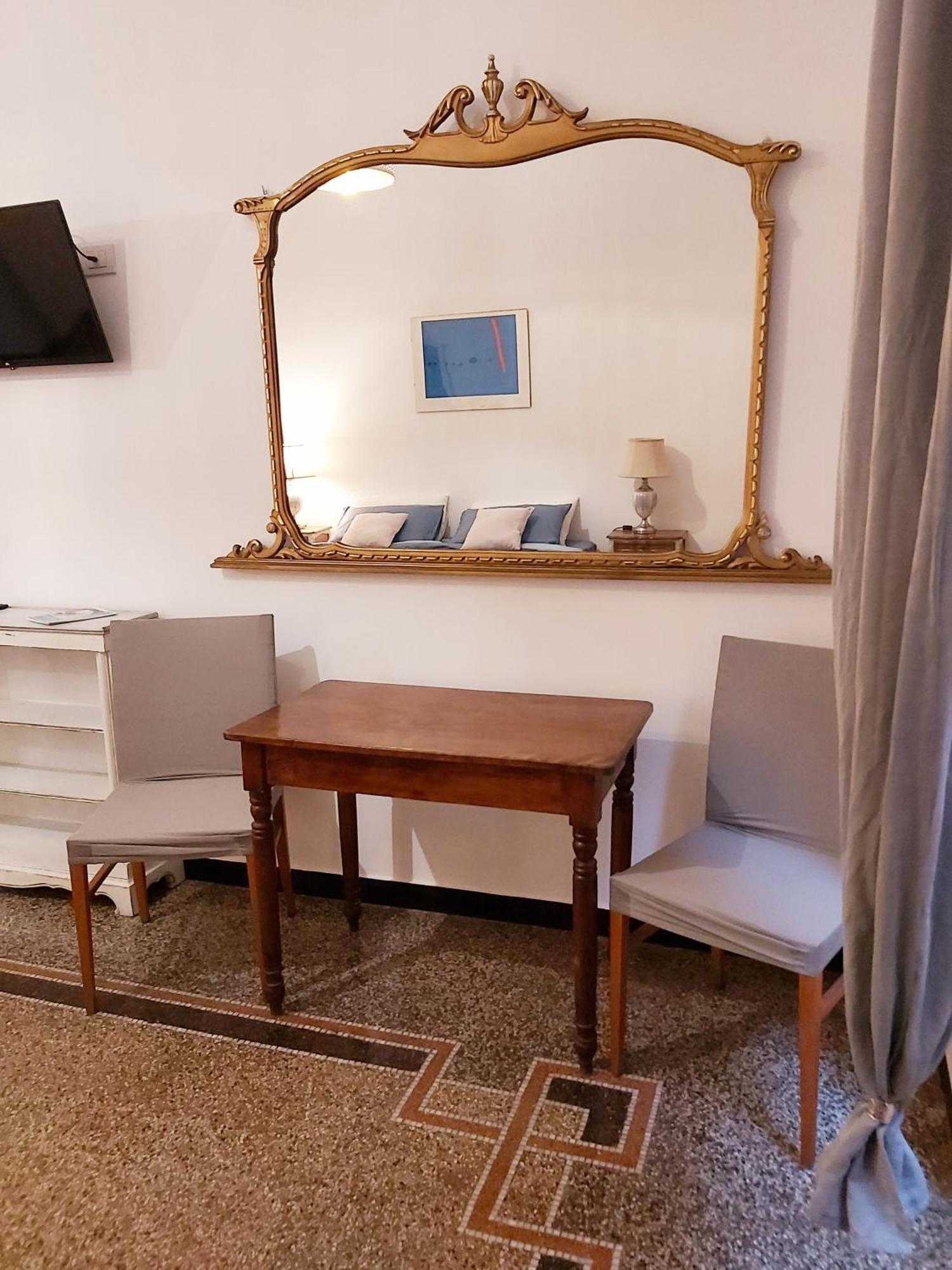 Central Chic Apartment Genoa Exterior photo