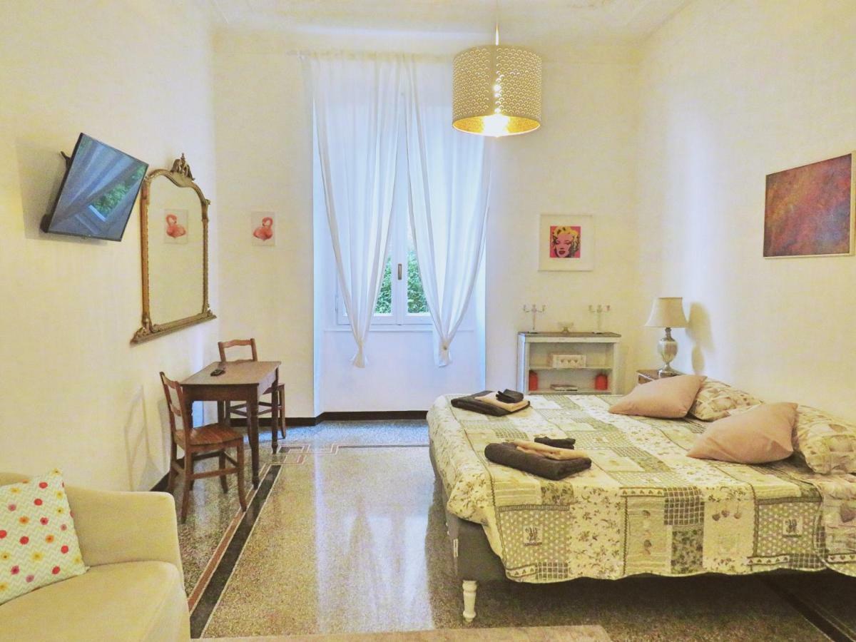 Central Chic Apartment Genoa Exterior photo