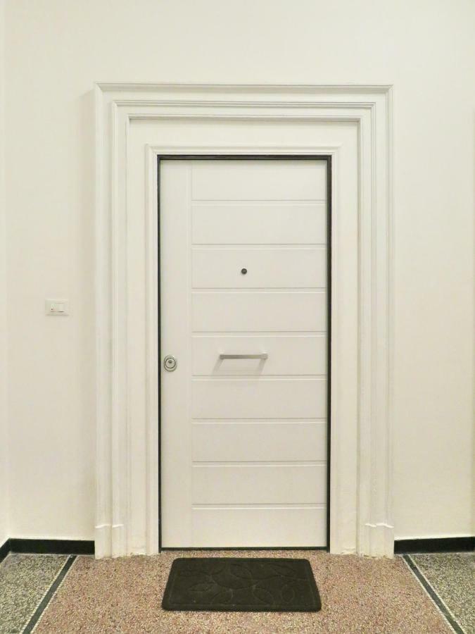 Central Chic Apartment Genoa Exterior photo
