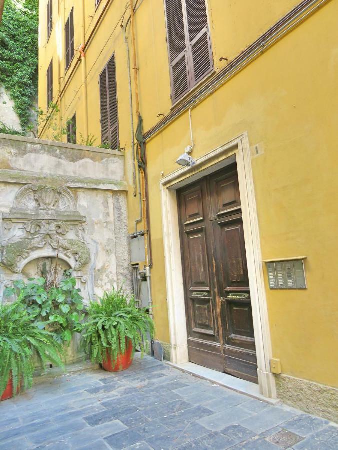 Central Chic Apartment Genoa Exterior photo